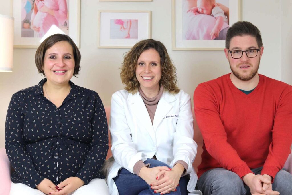 Carolina y Roberto con Esther Marbán