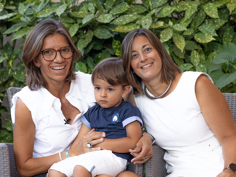 Maternidad dos mamás Aitziber y Nadjhibia nos presentan a Mateo. Clínica Tambre