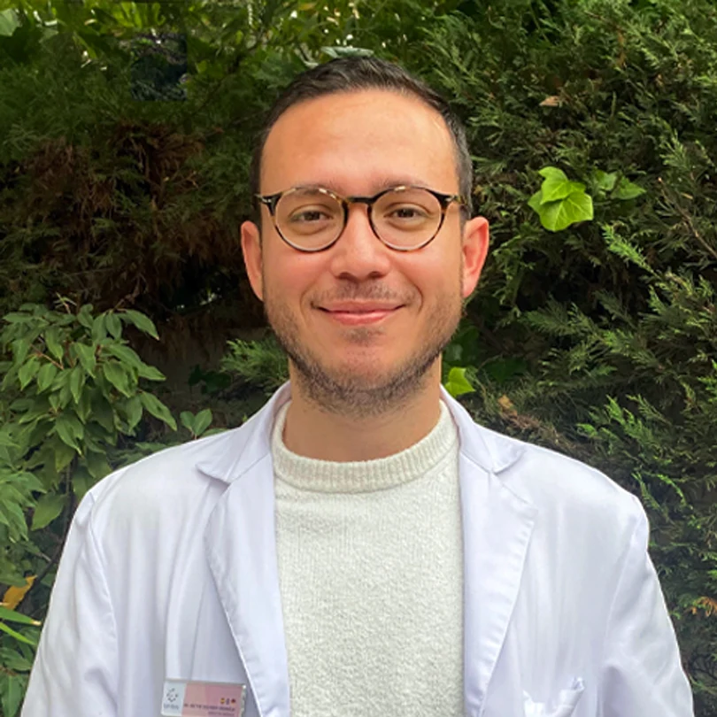 DR. HÉCTOR IZQUIERDO